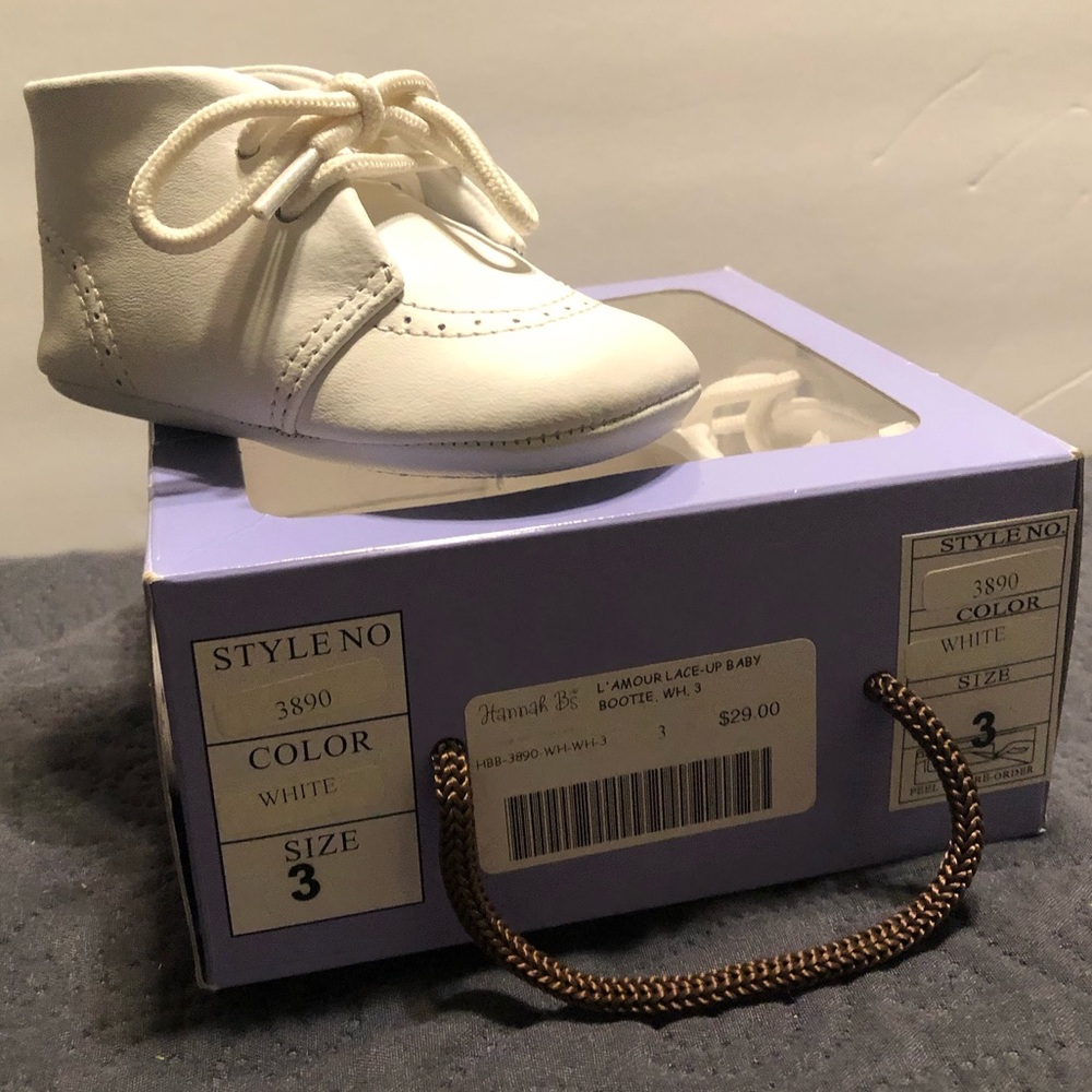 L’mour Boutique Crib Shoes ❌ SOLD